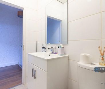 2 bedroom semi-detached house to rent - Photo 6