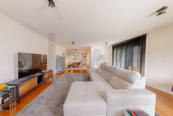 Apartamento T4 em Porto
