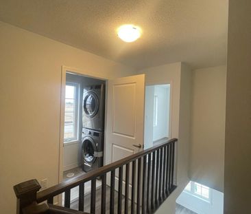 Townhouse For Lease | W8145164 - Photo 6