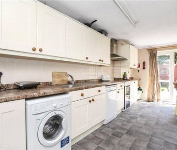1 bedroom in a house share to rent - Photo 4