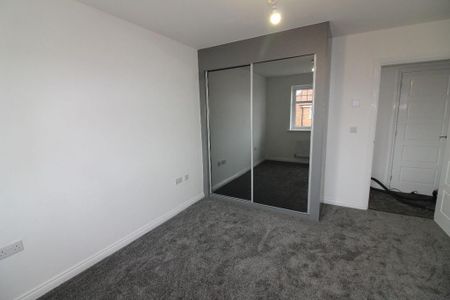 4 bedroom detached house to rent - Photo 4