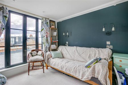 4 bedroom terraced house to rent - Photo 3