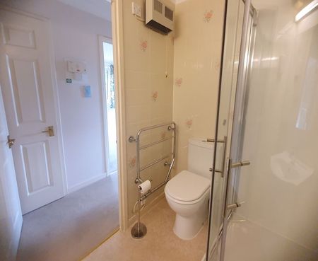 Worcester Road, Malvern - Photo 2