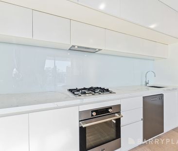 Modern Apartment Living in Prime Doncaster Location - Photo 2