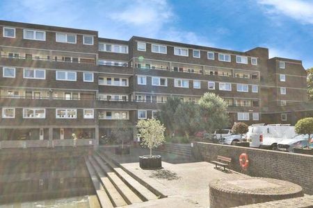 Nero Court, Brentford Dock, TW8 - Photo 3