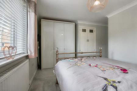 3 bedroom terraced house to rent - Photo 5