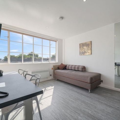 Roland Gardens - Photo 1