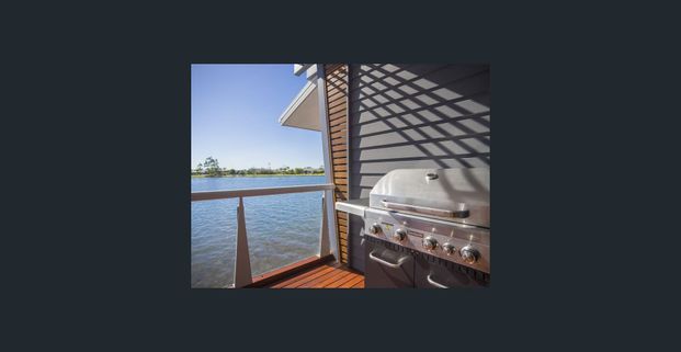 Exquisite 4-Bedroom Luxury Waterfront Living with Breathtaking Views - Photo 1