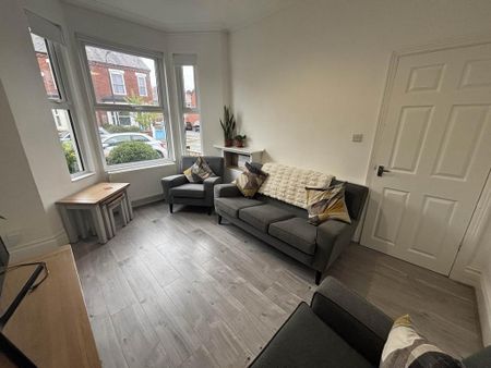 3 bedroom terraced house to rent - Photo 2