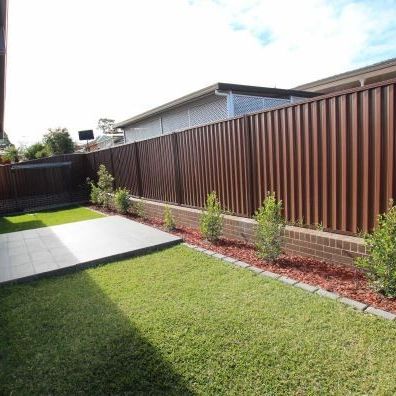 Single Level Villa with Two Bedrooms Plus Study! With Gas Cooking and Ducted AC! - Photo 4