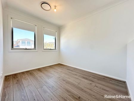 Perfectly Positioned 5 Bedroom Family Home! - Photo 2