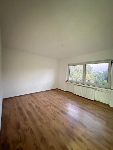 Frisch sanierte 2,5 Zimmer-Wohnung mit Balkon in Essen-Borbeck - Photo 3