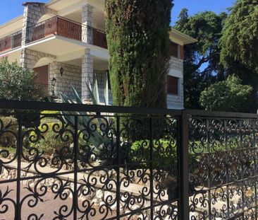 MOUGINS - BELLE VILLA 9 PIÈCES A LOUER MEUBLÉ LONGUE DURÉE - DOMAIN... - Photo 1