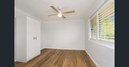 Stylish beachside apartment with beautiful outlook - Photo 3