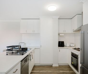 Easy-Care Living in the Heart of Mandurah - Photo 6