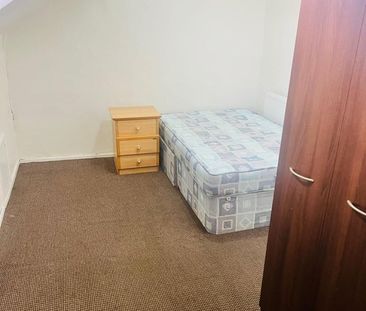 4 Bed Terraced House, South View Crescent, S7 - Photo 1