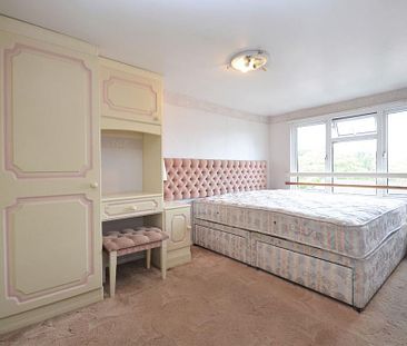 4 bedroom terraced house to rent - Photo 3