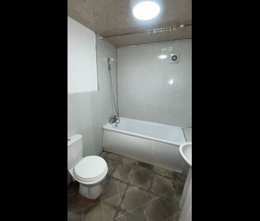 Room in a Shared House, Warren Road, B8 - Photo 4