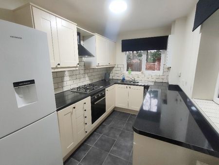 2 bedroom terraced house to rent - Photo 5