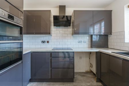 3 bed end of terrace house to rent in Neston Court, Newcastle Upon Tyne, NE3 - Photo 3