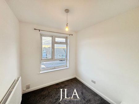 3 bedroom detached house to rent - Photo 4