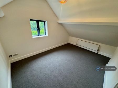 2 bedroom semi-detached house to rent - Photo 3