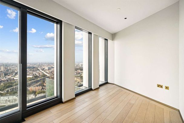 A modern three bedroom apartment with river views - Photo 1