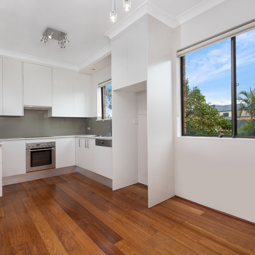 Spacious & Well-Appointed 2-Bedroom Apartment with Garage & Extra Car Space - Photo 1