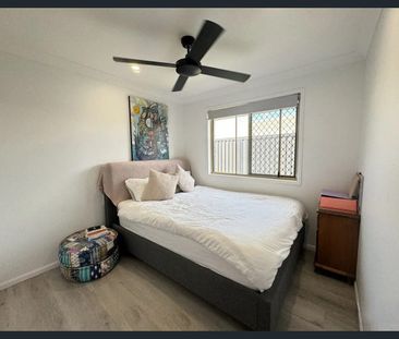 Beautifully Renovated Home in the Heart of Burleigh Waters - Photo 5