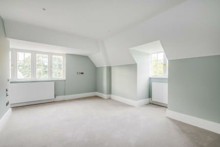 12 Bedroom Detached To Let - Photo 5