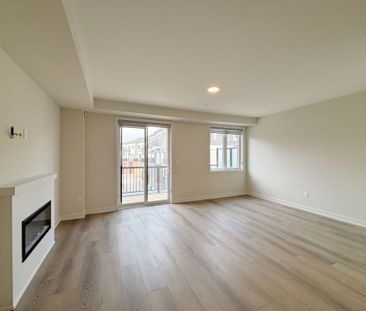 For Lease - 16 Lewis Craigie Lane, Richmond Hill, Ontario - Photo 2