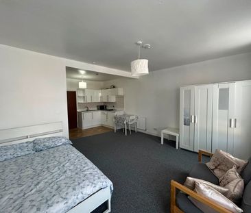 Studio Flat, Cecil Road, TW3 - Photo 5