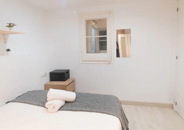 Carrer de les Beates, Barcelona, Catalonia 08003