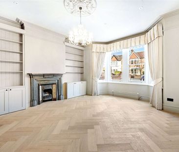 Welcome to this exquisitely refurbished five bedroom semi-detached ... - Photo 4