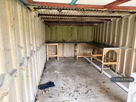 2 bedroom semi-detached house to rent - Photo 4