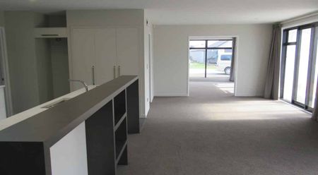 Prebbleton - Modern Family Home in Quiet Subdivision! - Photo 2