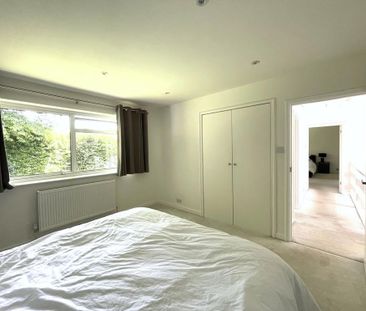 4 bedroom detached house to rent - Photo 6