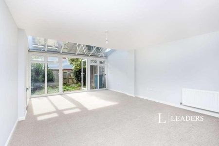 Weavers Close, BN21 - Photo 5