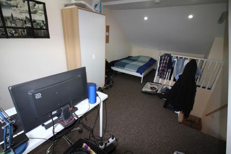 4 bedroom terraced house to rent - Photo 3