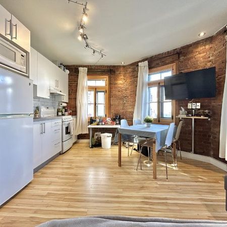 Loft entièrement meublé à louer Vieux-Québec mai 2026 - Photo 3