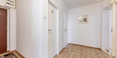 Ruhige 2-Zimmer-Wohnung mit Loggia & Kellerabteil - Photo 3