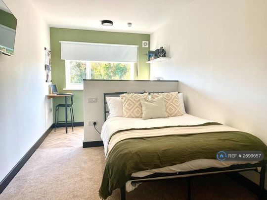 1 bedroom in a house share to rent - Photo 1