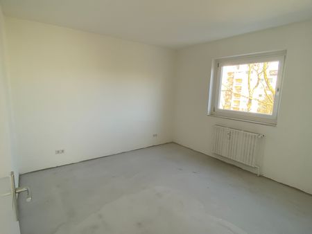 Geräumige 2-Zimmer-Wohnung mit Balkon // 3.OG links - Photo 3