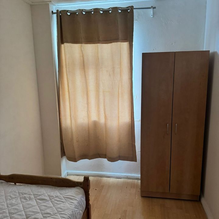 Room in a Shared House, London Road, IG11 - Photo 1