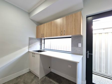 Contemporary Family Living in a Prime Location - Photo 4