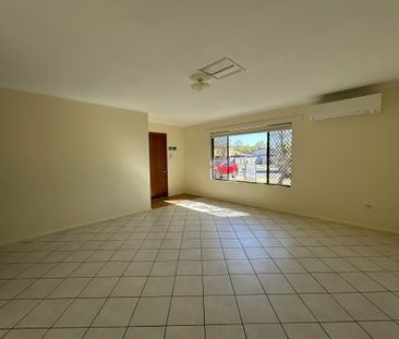 3 BEDROOM 1 BATHROOM DUPLEX IN SADADEEN CLOSE TO SCHOOLS AND CHILDCARE - Photo 2