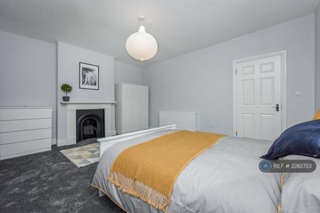 3 bedroom maisonette to rent - Photo 3