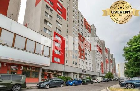 MODERNÝ 2i byt, REKONŠTRUKCIA, KLÍMA, LOGGIA, Gessayova ulica, Petržalka – Fotografia 5