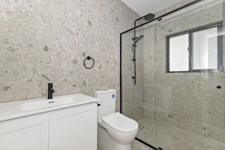 3 Bedroom Home - Photo 4