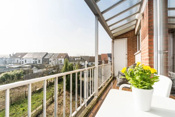 Instapklaar appartement met terras, ruime garage en kelder - Photo 1